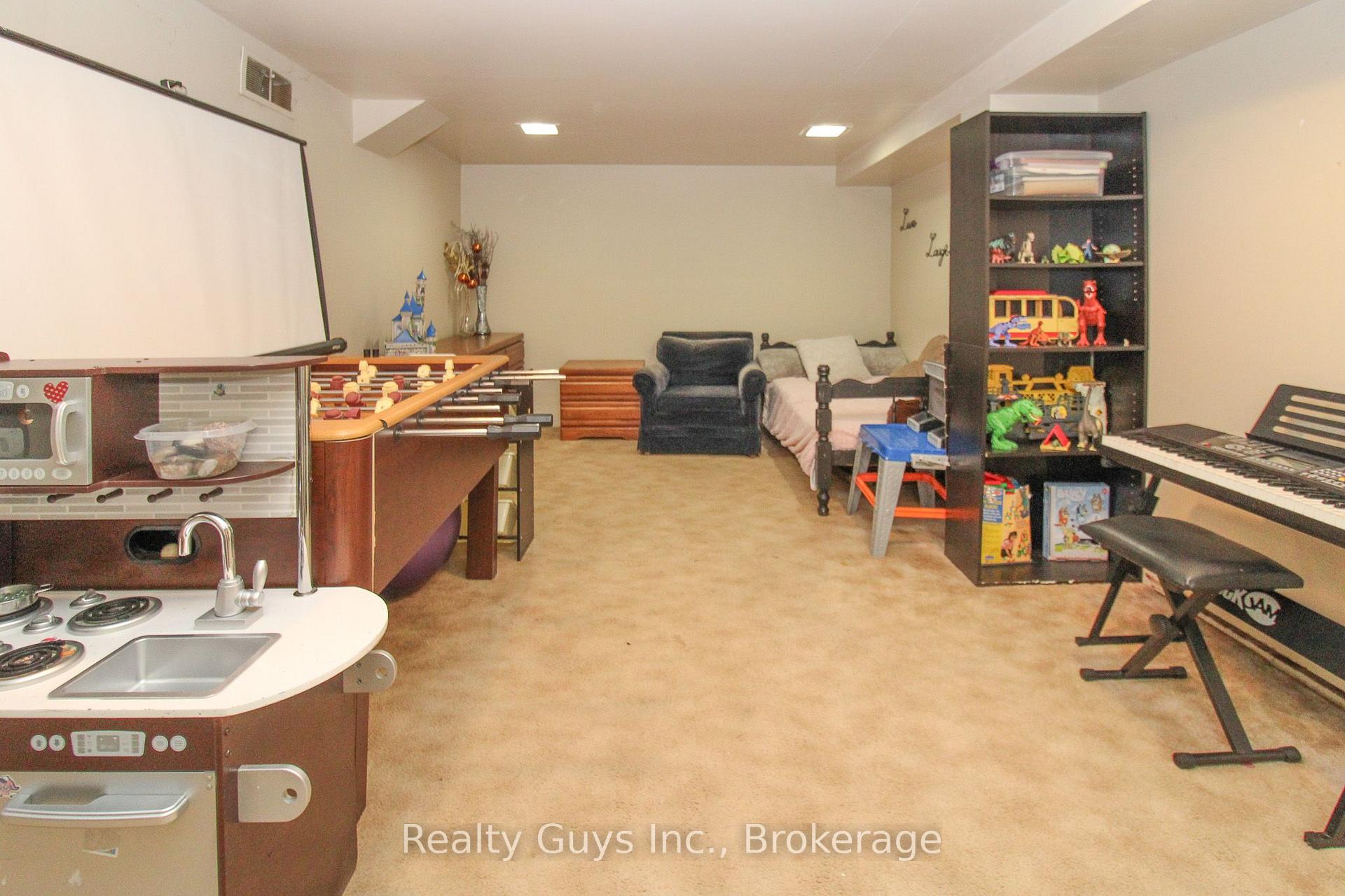 Photo 44 of 727 Chesterfield Avenue, Peterborough, Northcrest Ward 5 — HOMEH
