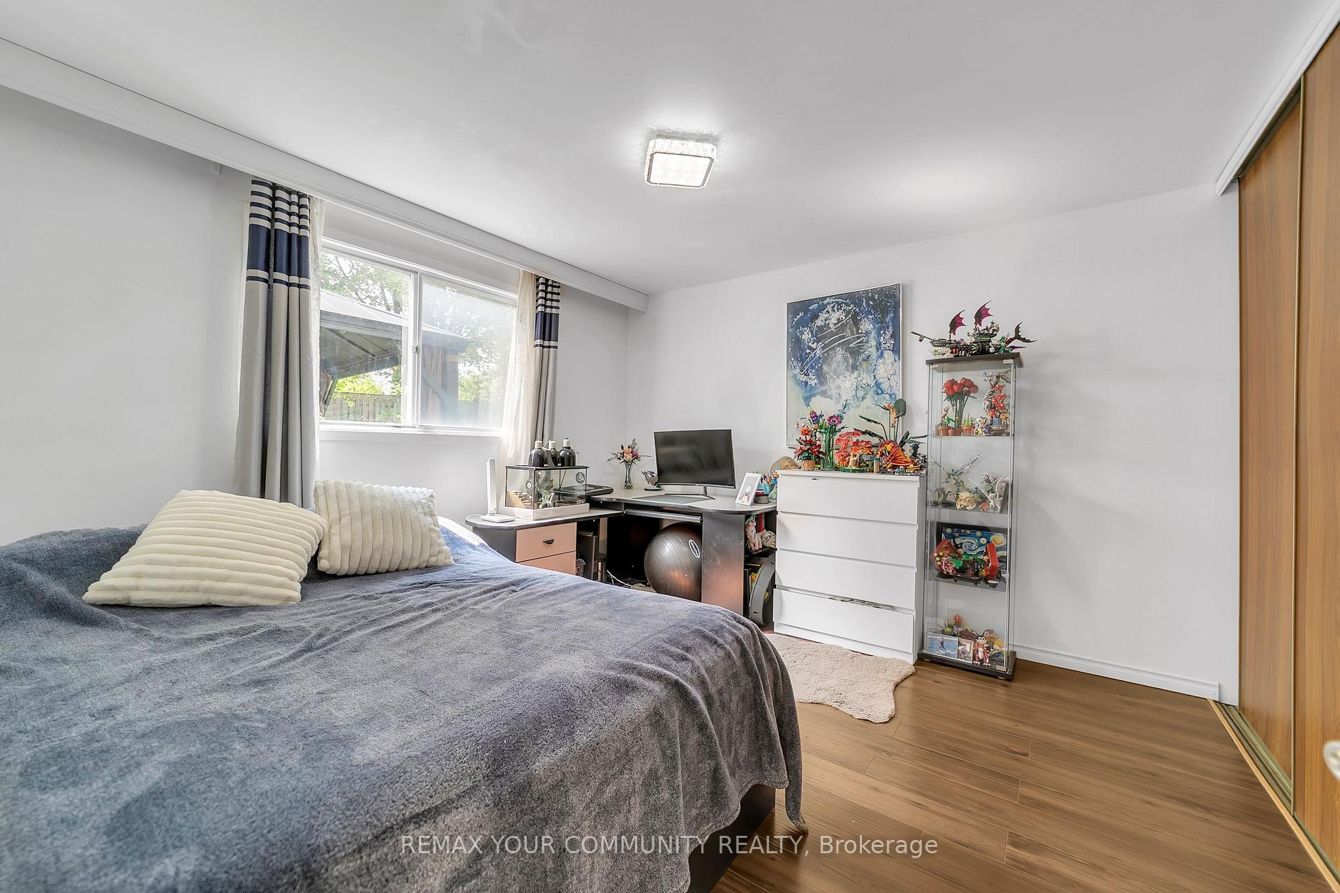 Photo 24 of 210 Currey Crescent, Newmarket, Central Newmarket — HOMEH