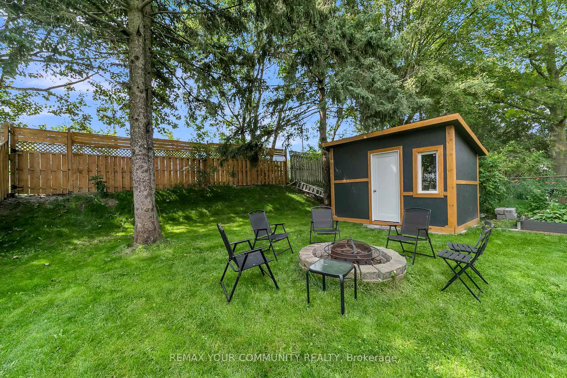 Photo 38 of 210 Currey Crescent, Newmarket, Central Newmarket — HOMEH