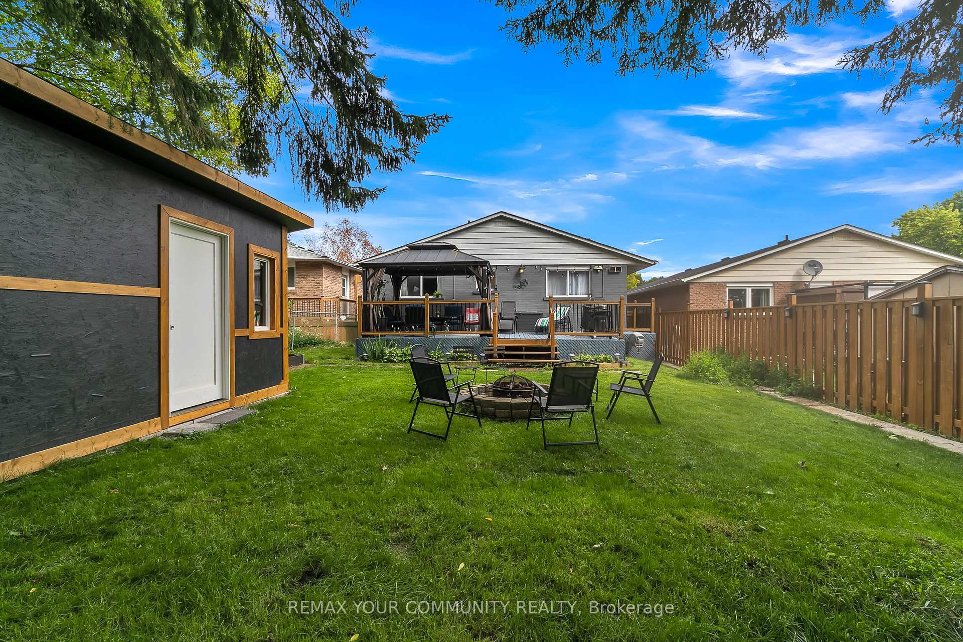 Photo 39 of 210 Currey Crescent, Newmarket, Central Newmarket — HOMEH