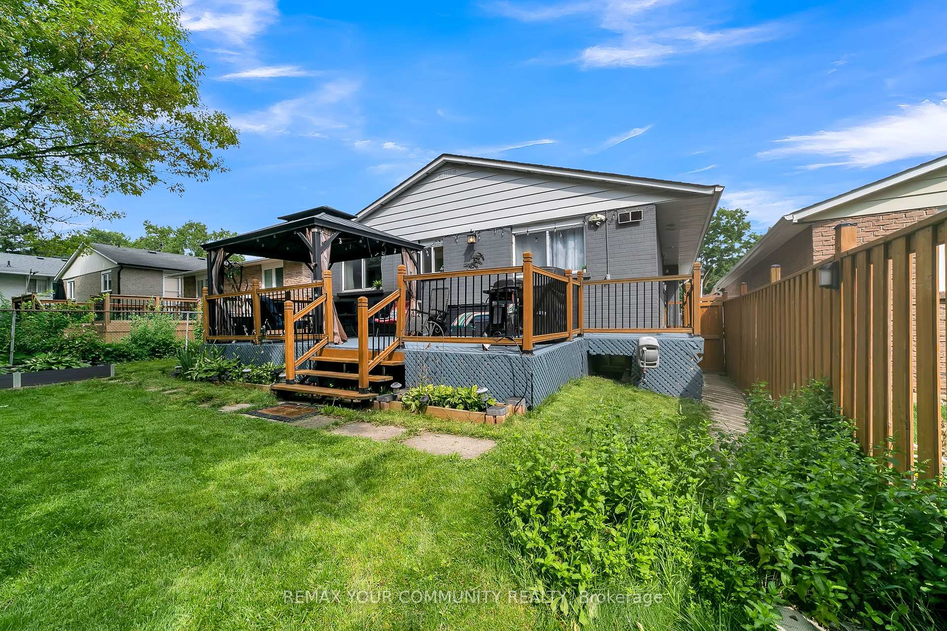 Photo 40 of 210 Currey Crescent, Newmarket, Central Newmarket — HOMEH