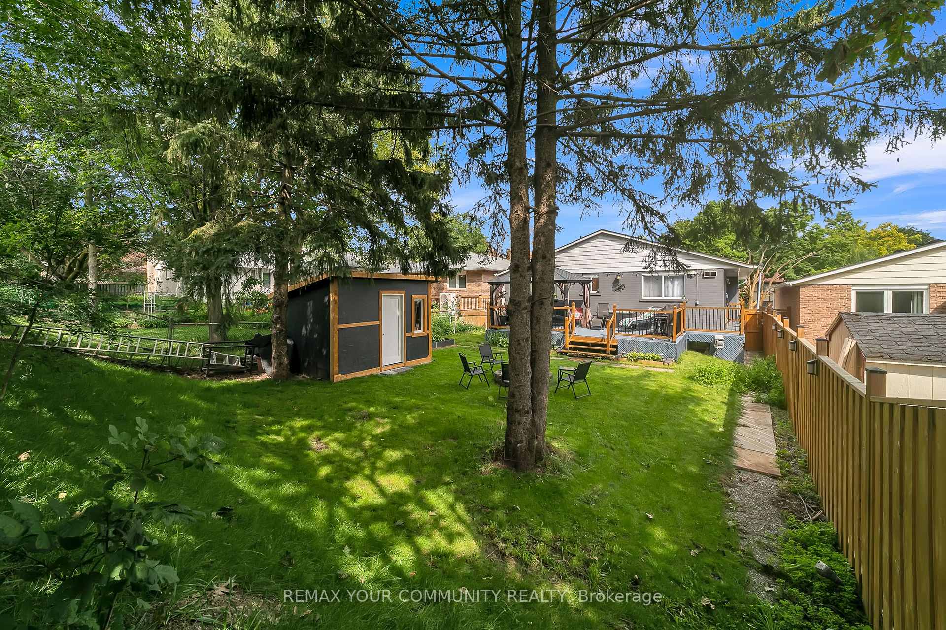 Photo 44 of 210 Currey Crescent, Newmarket, Central Newmarket — HOMEH