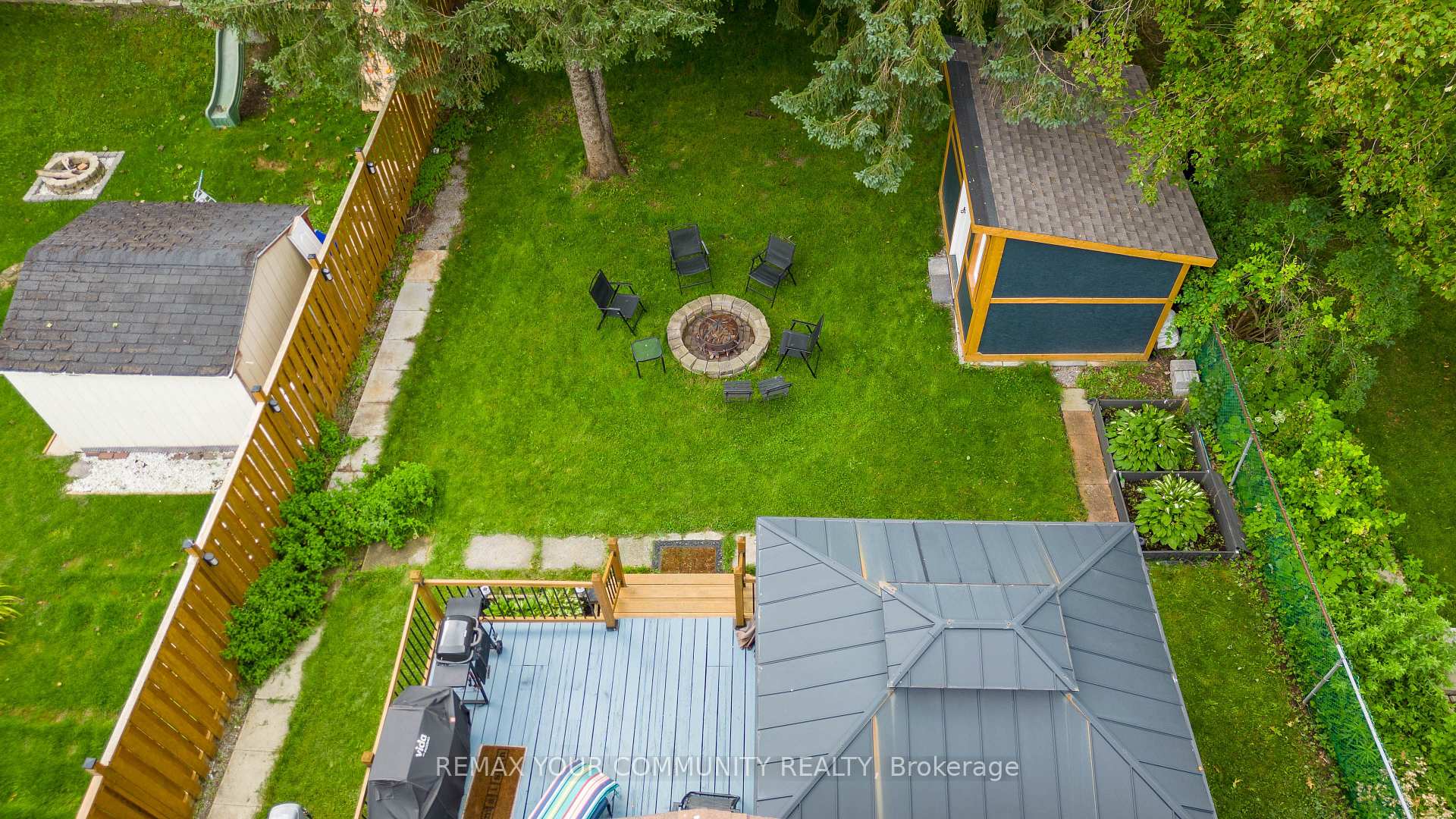 Photo 48 of 210 Currey Crescent, Newmarket, Central Newmarket — HOMEH