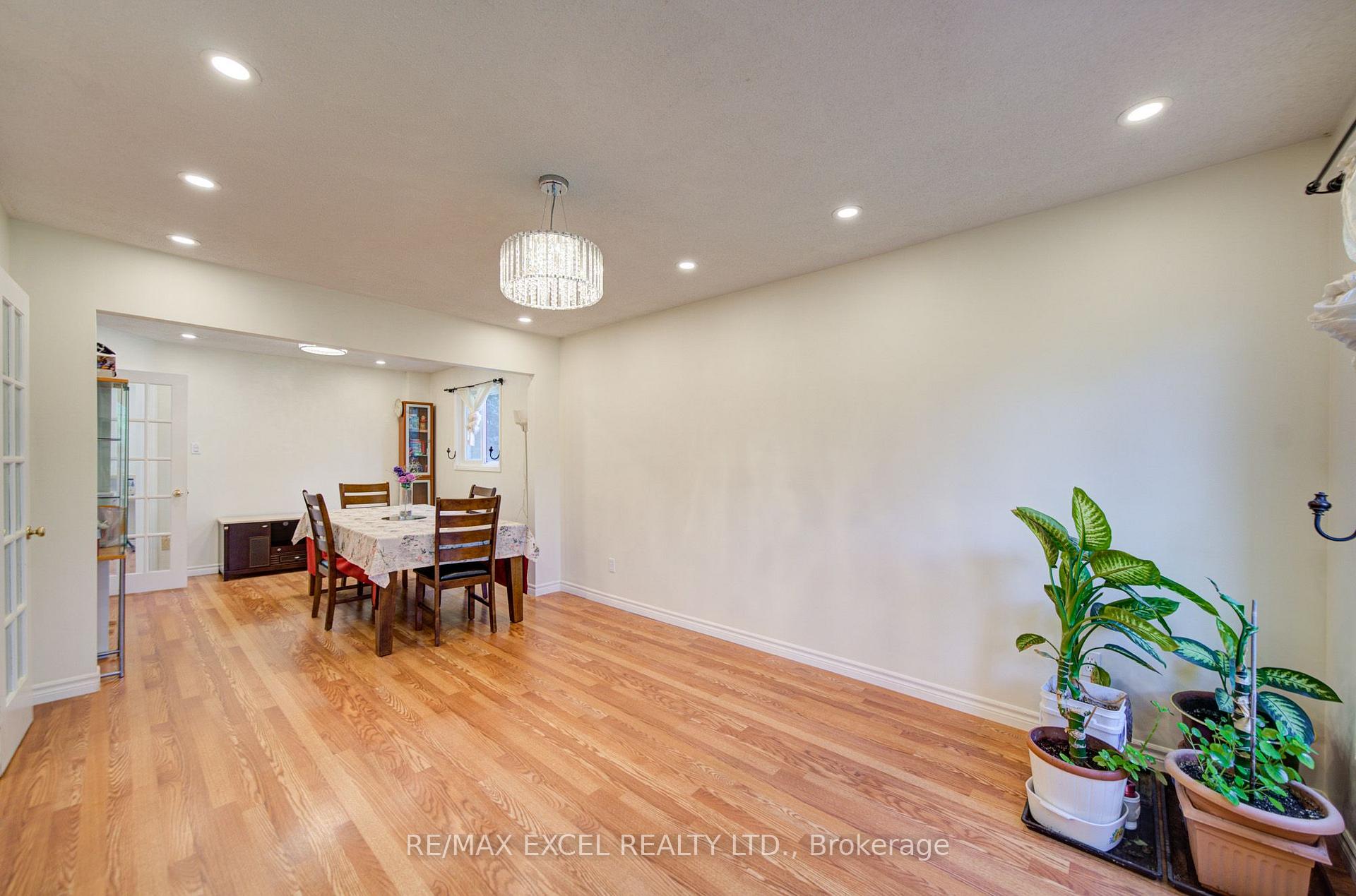 Photo 8 of 104 Lambeth Court, Newmarket, Gorham-College Manor — HOMEH