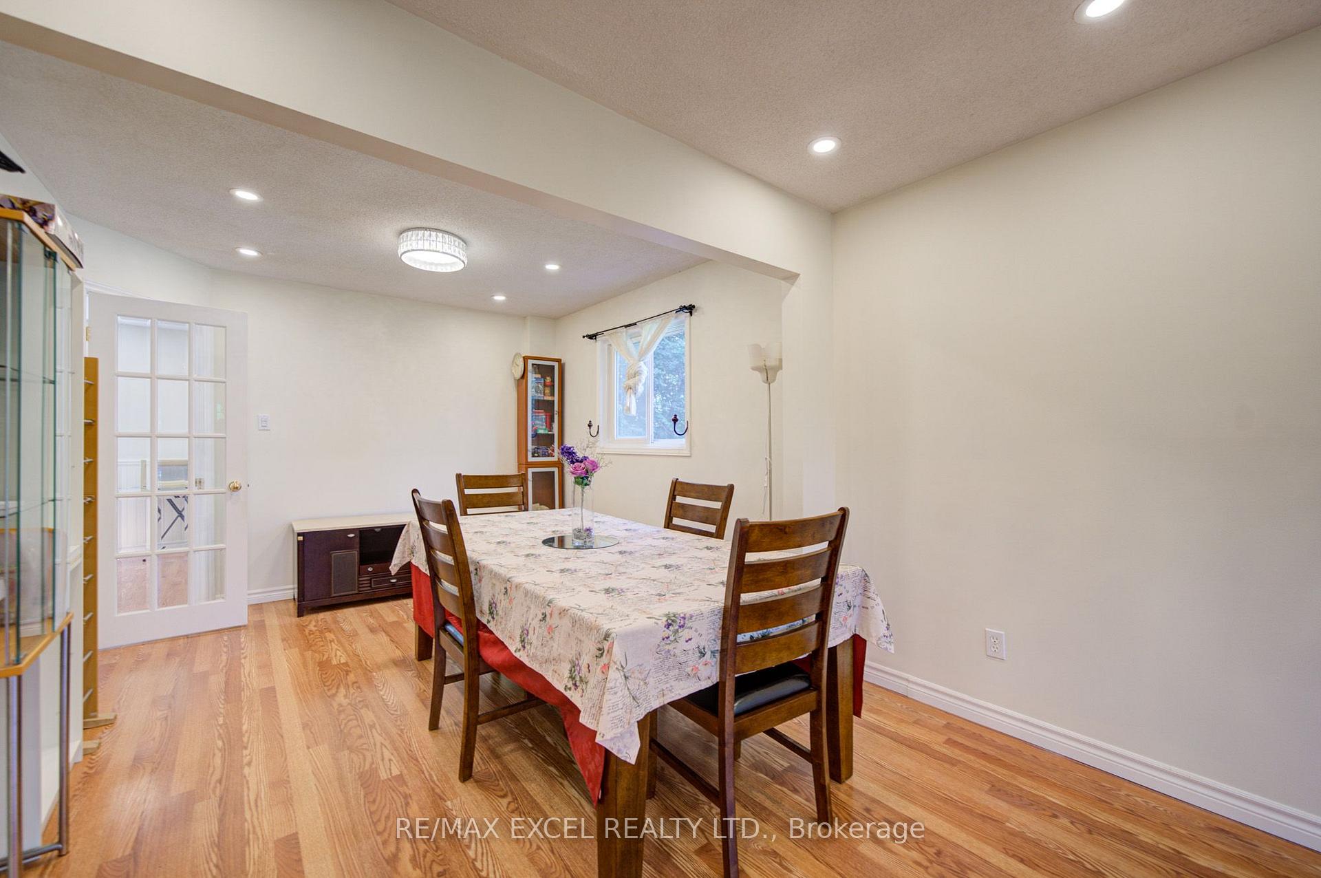 Photo 9 of 104 Lambeth Court, Newmarket, Gorham-College Manor — HOMEH
