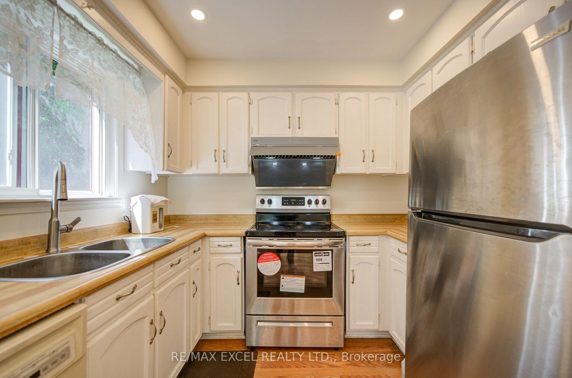 Photo 19 of 104 Lambeth Court, Newmarket, Gorham-College Manor — HOMEH