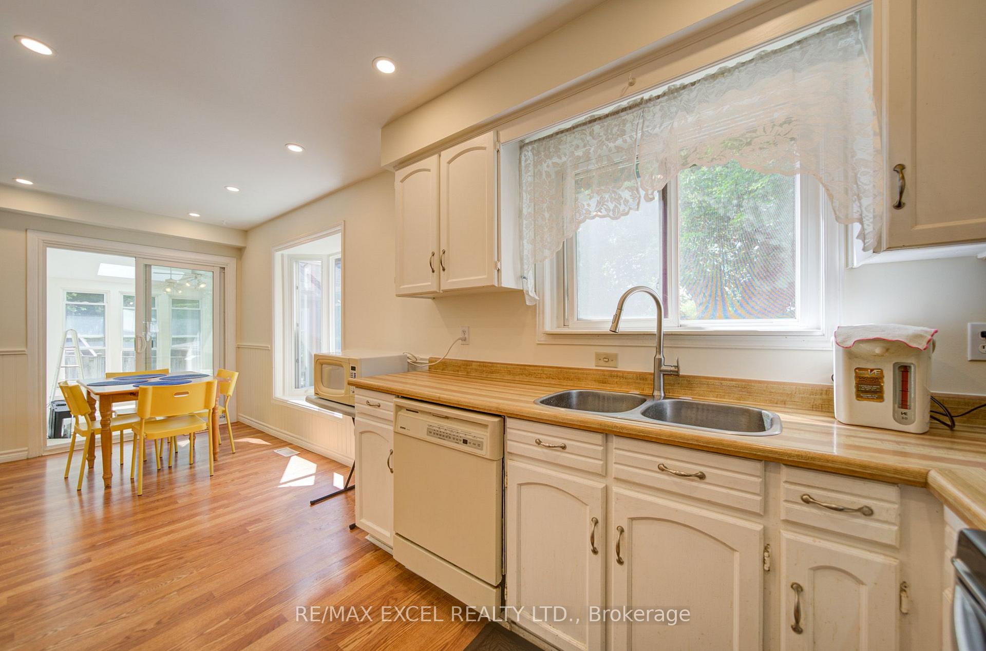 Photo 20 of 104 Lambeth Court, Newmarket, Gorham-College Manor — HOMEH