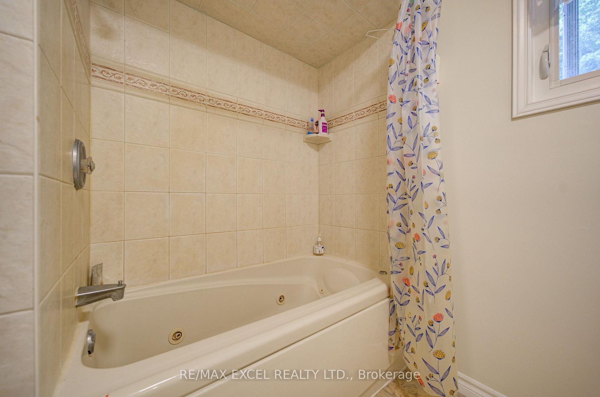 Photo 36 of 104 Lambeth Court, Newmarket, Gorham-College Manor — HOMEH
