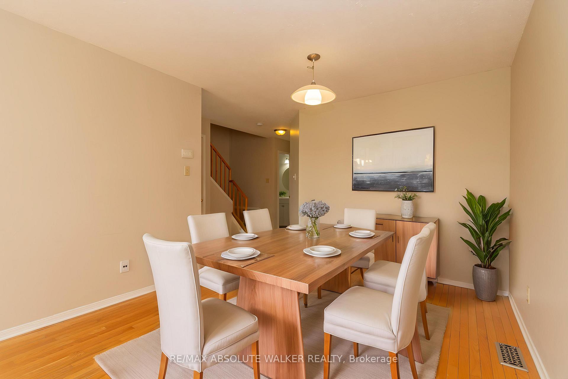 Photo 12 of 1411 Caravel Crescent, Ottawa, Bilberry Creek/Queenswood Heights — HOMEH