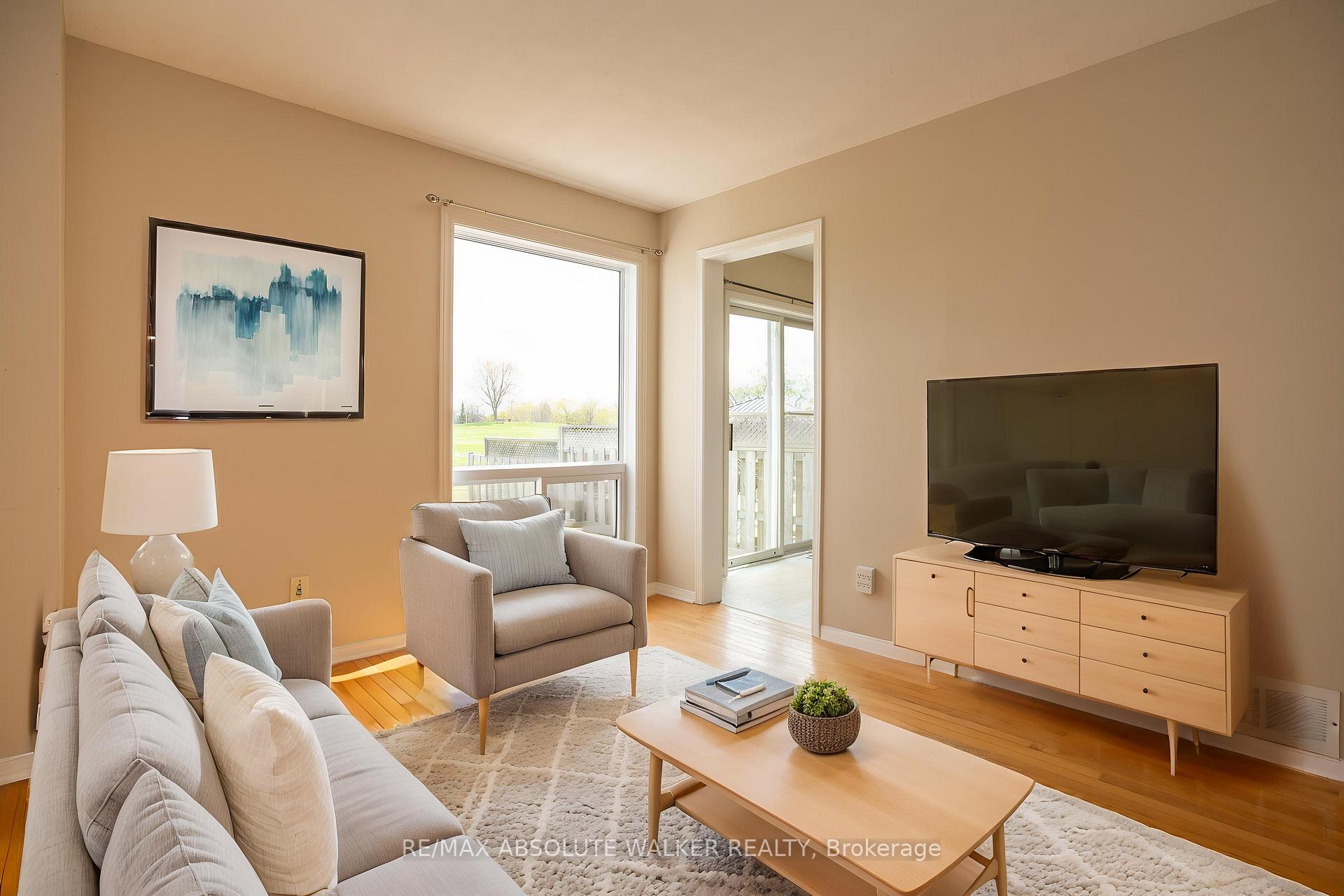 Photo 14 of 1411 Caravel Crescent, Ottawa, Bilberry Creek/Queenswood Heights — HOMEH