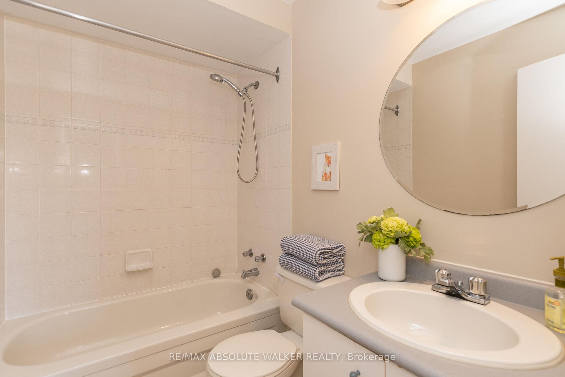 Photo 18 of 1411 Caravel Crescent, Ottawa, Bilberry Creek/Queenswood Heights — HOMEH