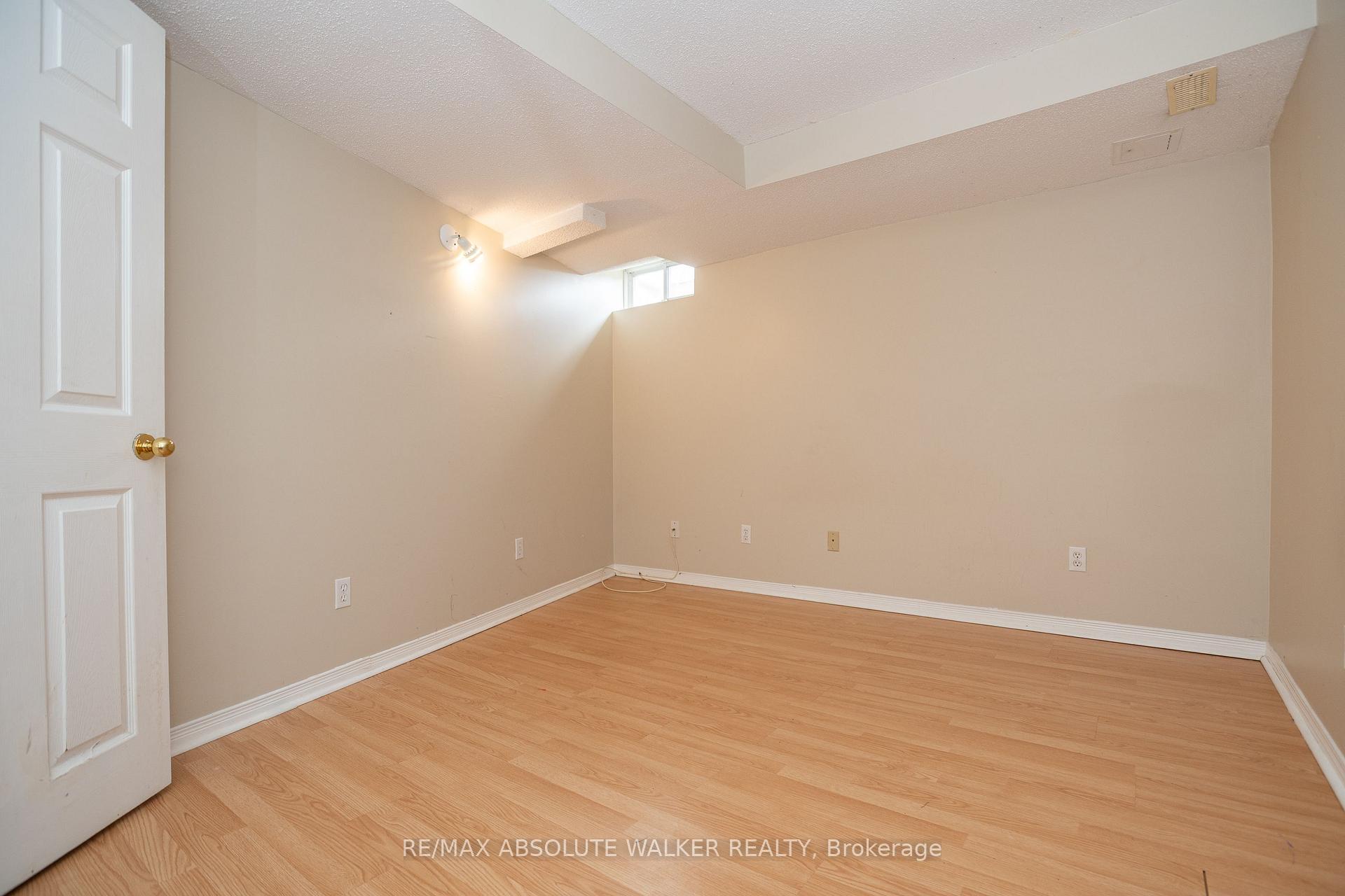 Photo 25 of 1411 Caravel Crescent, Ottawa, Bilberry Creek/Queenswood Heights — HOMEH