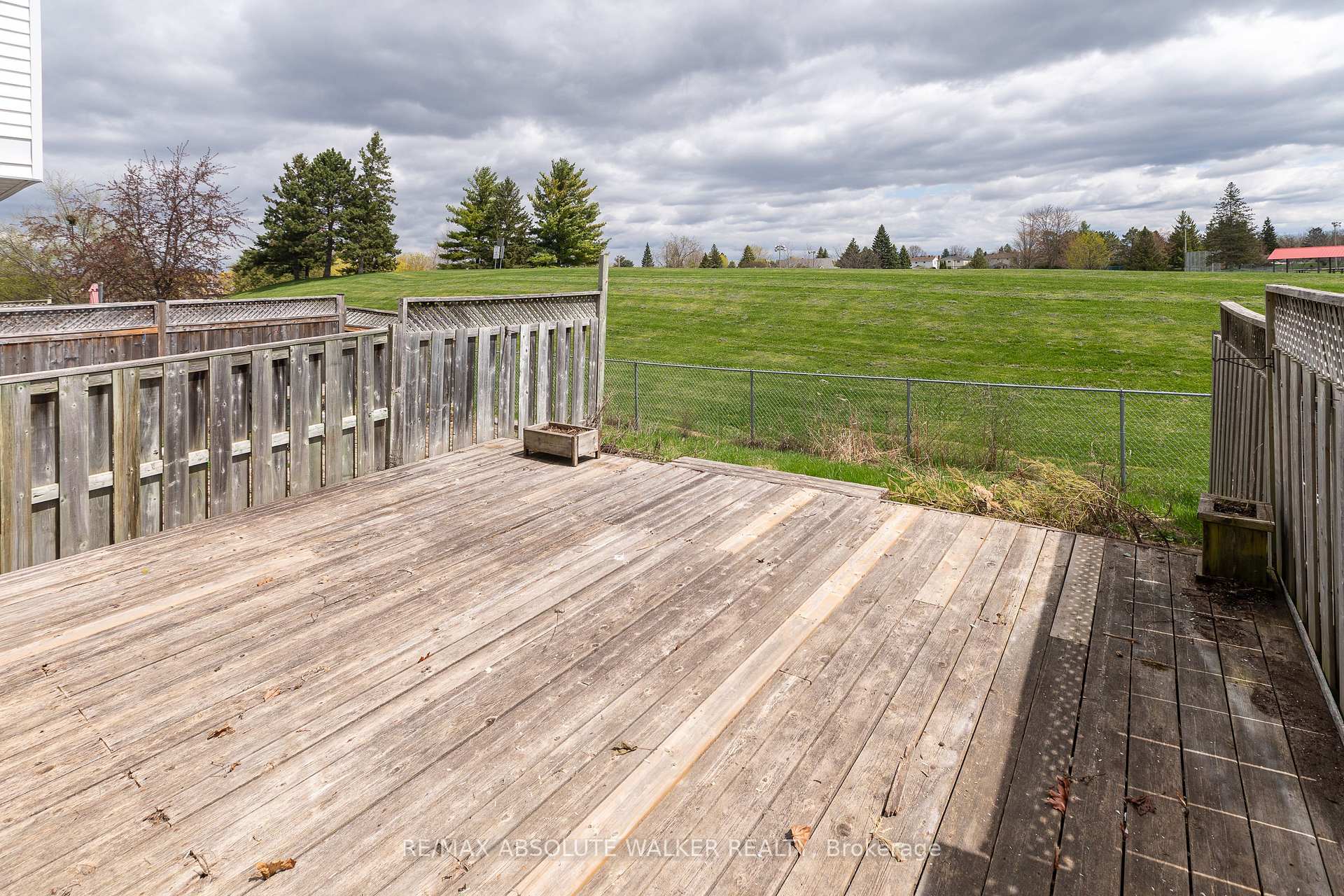 Photo 28 of 1411 Caravel Crescent, Ottawa, Bilberry Creek/Queenswood Heights — HOMEH