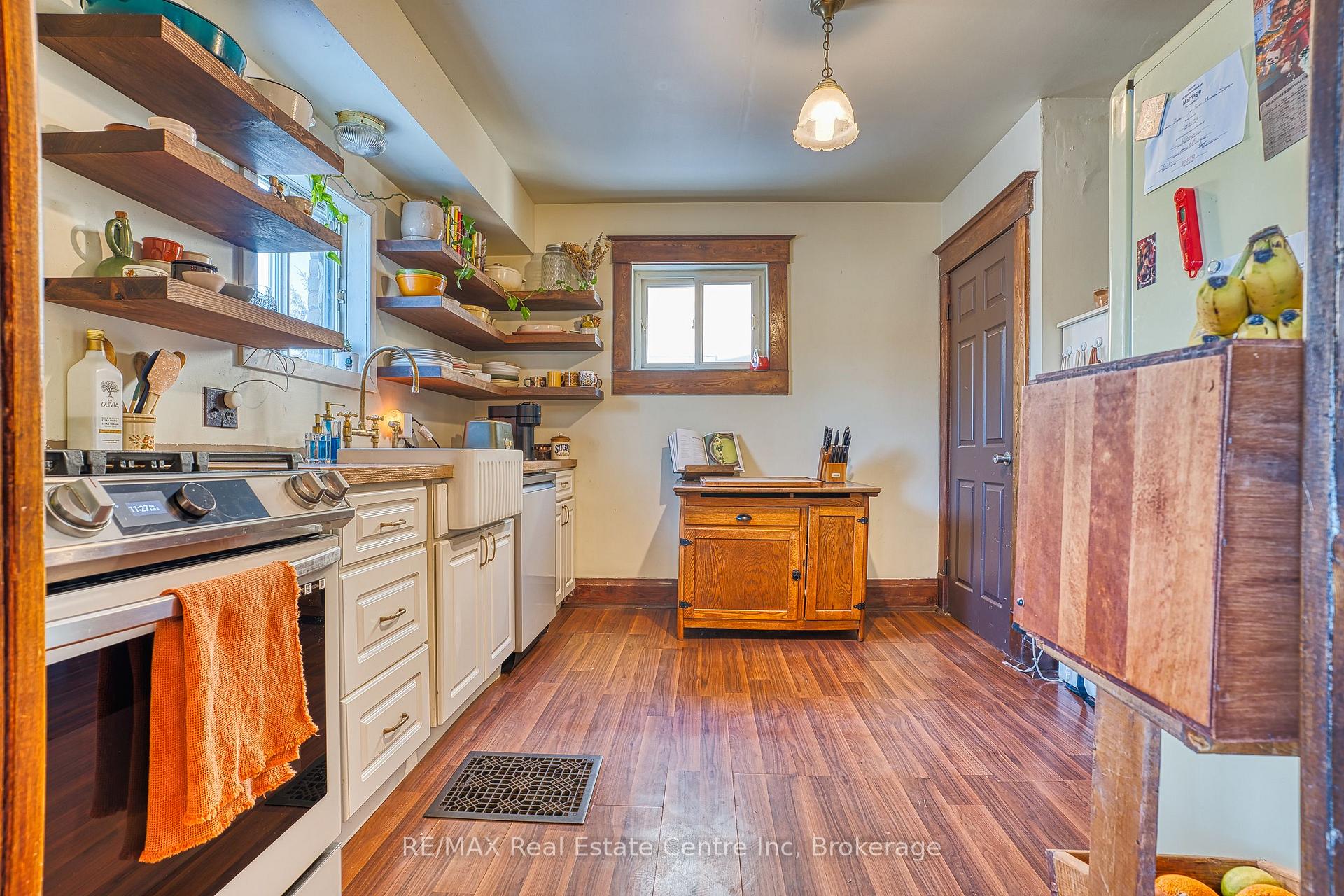 Photo 13 of 34 Wellington Street, Mapleton, Rural Mapleton — HOMEH