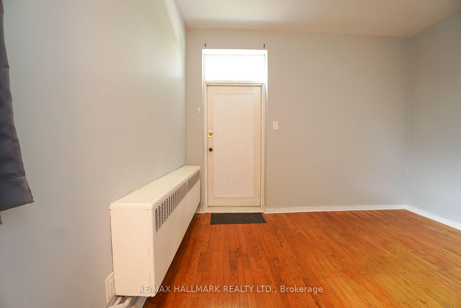 Photo 5 of Unit 3, 1432 Queen Street E, Toronto, Greenwood-Coxwell — HOMEH