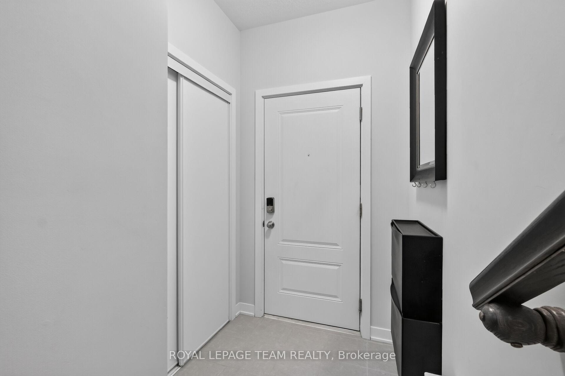 Photo 6 of 218 Parnian Private, Ottawa, Barrhaven - Half Moon Bay — HOMEH