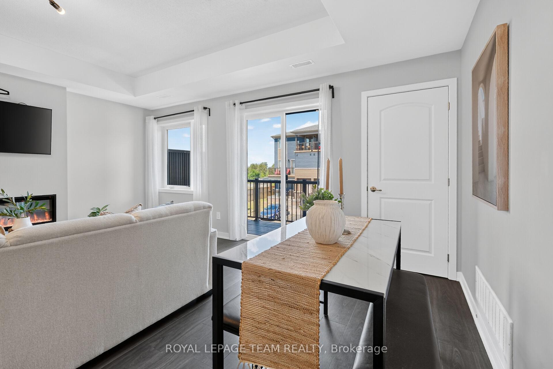 Photo 18 of 218 Parnian Private, Ottawa, Barrhaven - Half Moon Bay — HOMEH