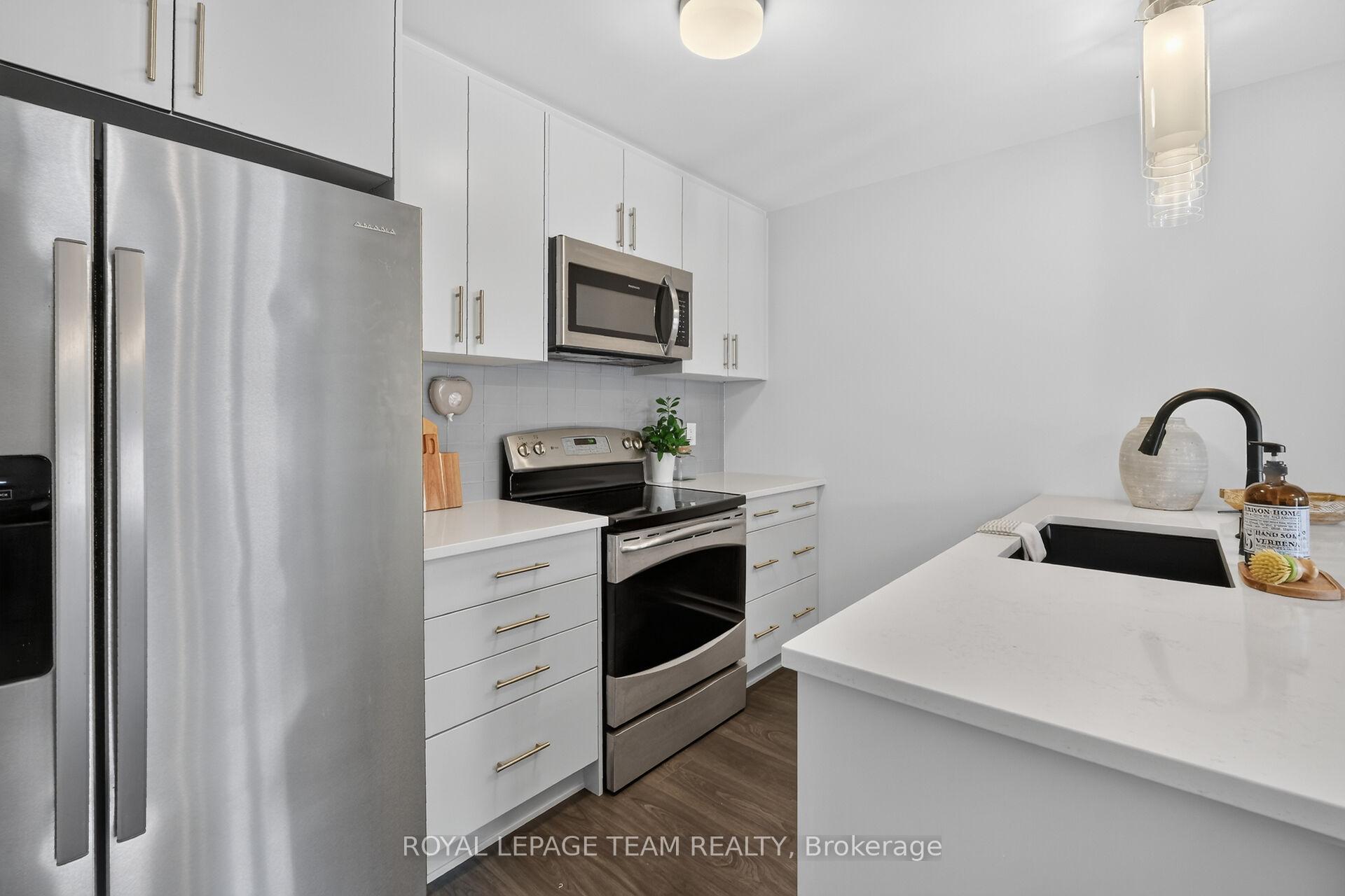 Photo 22 of 218 Parnian Private, Ottawa, Barrhaven - Half Moon Bay — HOMEH