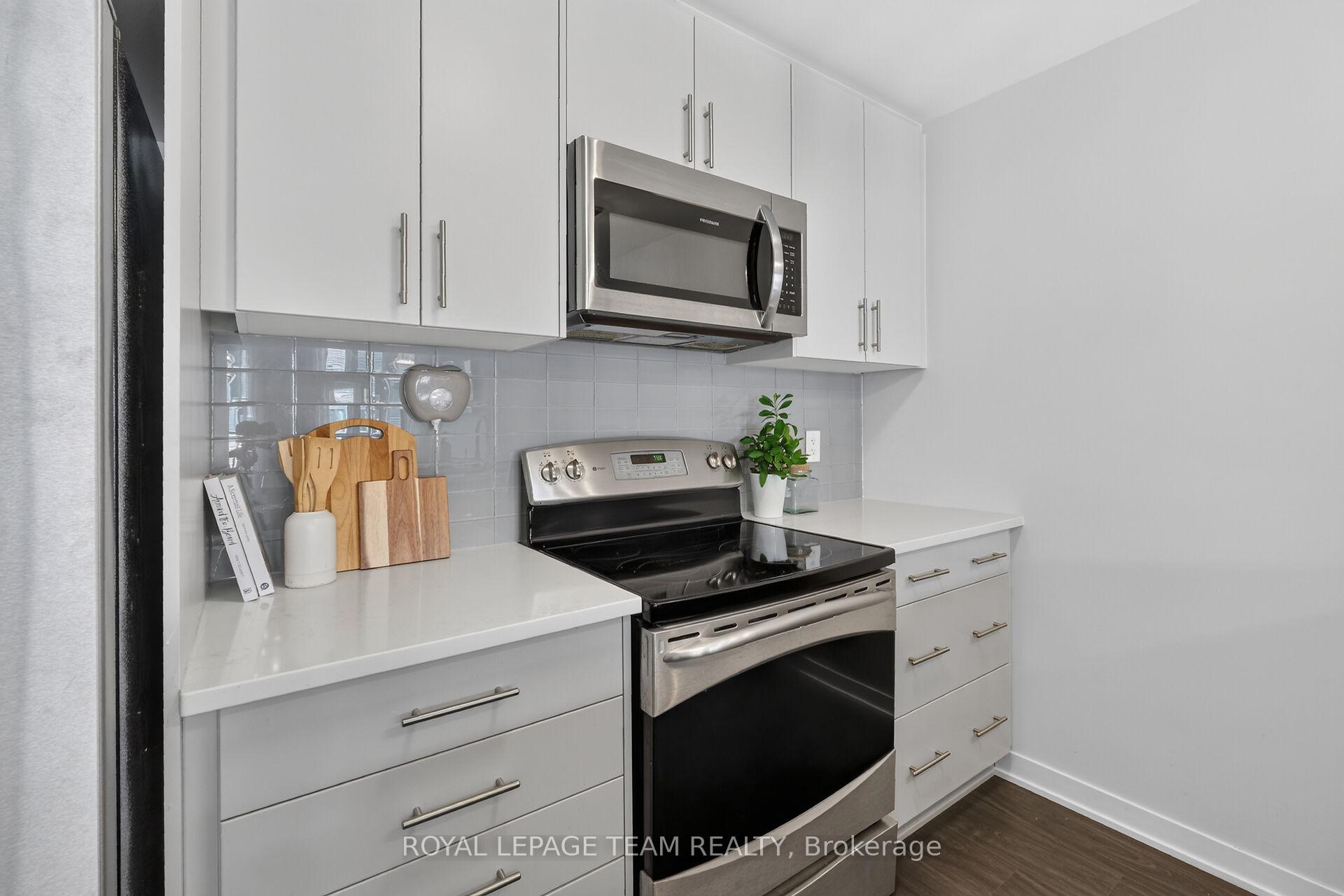 Photo 23 of 218 Parnian Private, Ottawa, Barrhaven - Half Moon Bay — HOMEH