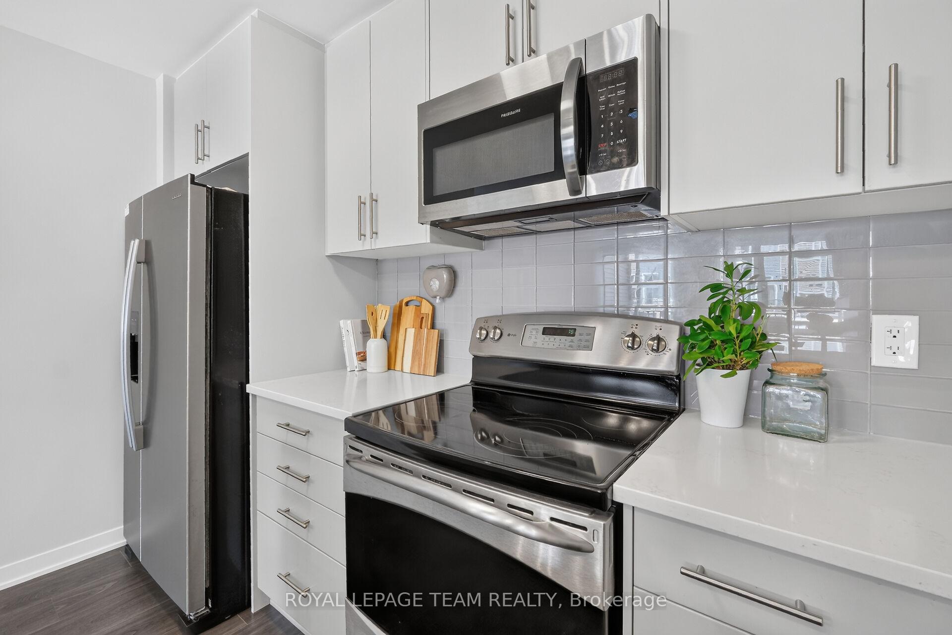 Photo 26 of 218 Parnian Private, Ottawa, Barrhaven - Half Moon Bay — HOMEH