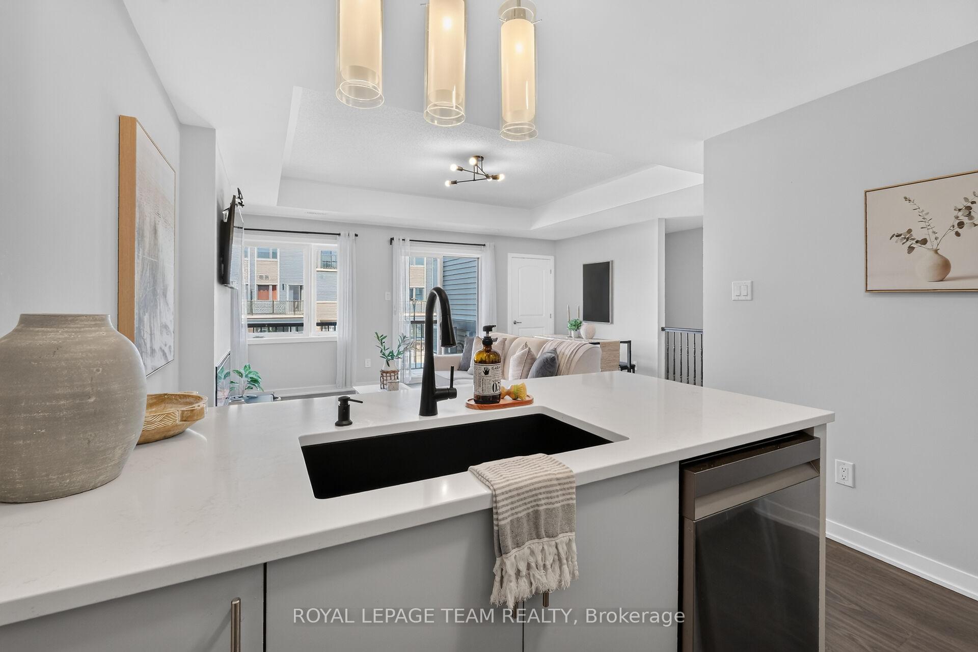 Photo 27 of 218 Parnian Private, Ottawa, Barrhaven - Half Moon Bay — HOMEH