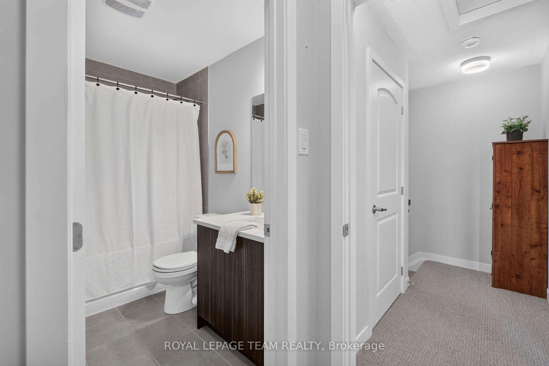 Photo 36 of 218 Parnian Private, Ottawa, Barrhaven - Half Moon Bay — HOMEH