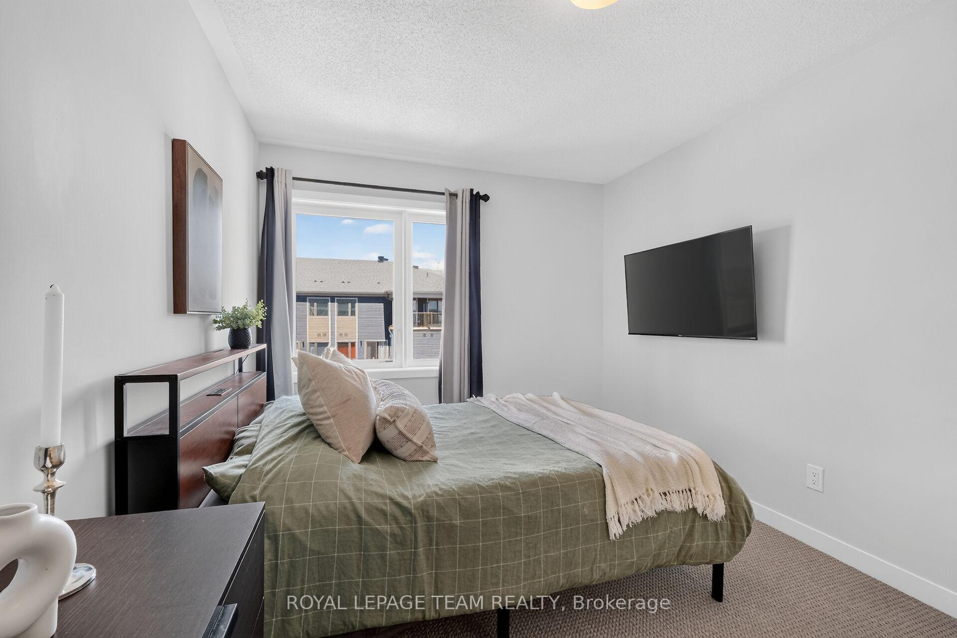 Photo 39 of 218 Parnian Private, Ottawa, Barrhaven - Half Moon Bay — HOMEH