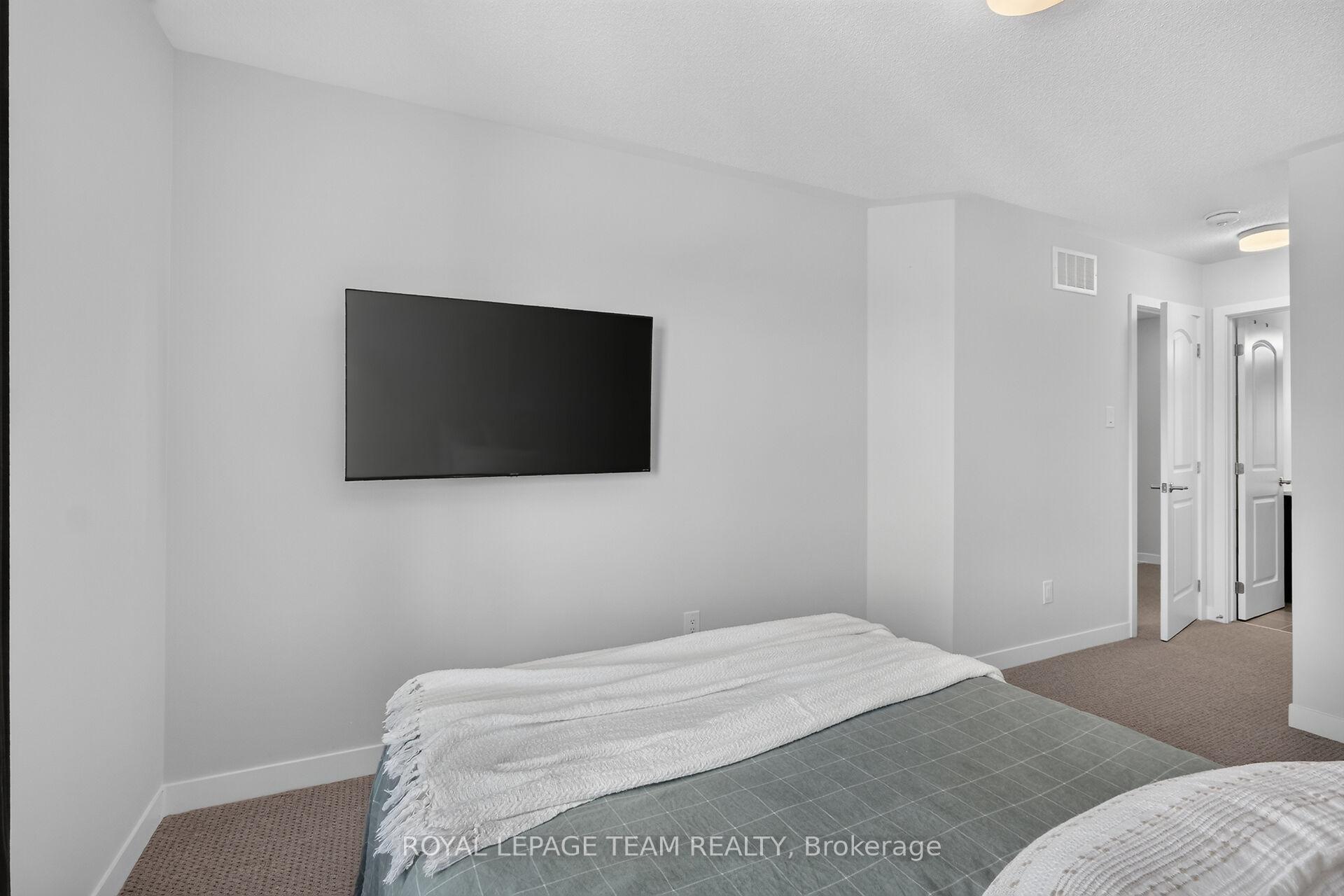 Photo 41 of 218 Parnian Private, Ottawa, Barrhaven - Half Moon Bay — HOMEH
