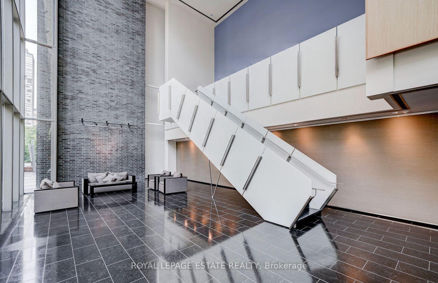 Photo 3 of Unit 910, 33 Charles Street E, Toronto, Church-Yonge Corridor — HOMEH