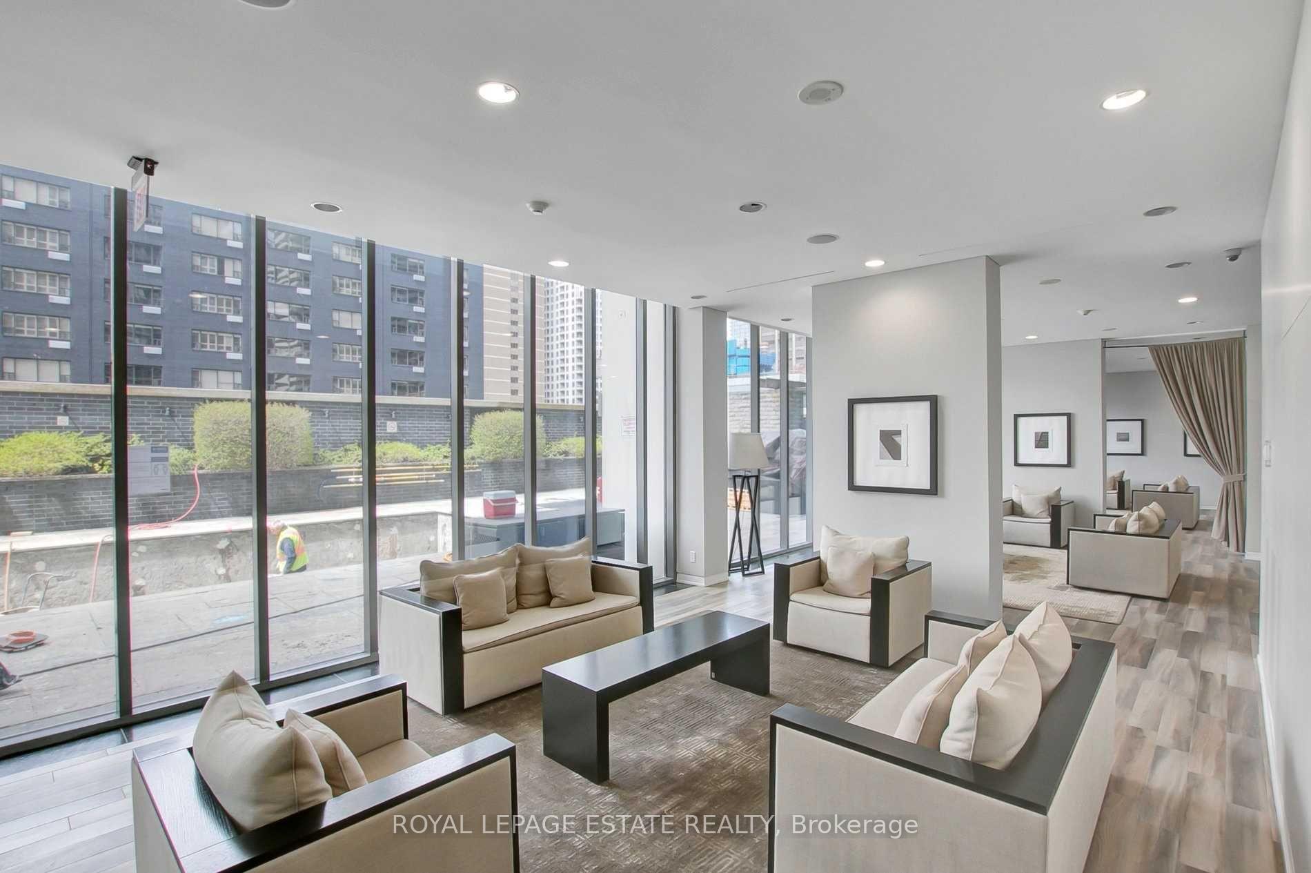 Photo 13 of Unit 910, 33 Charles Street E, Toronto, Church-Yonge Corridor — HOMEH