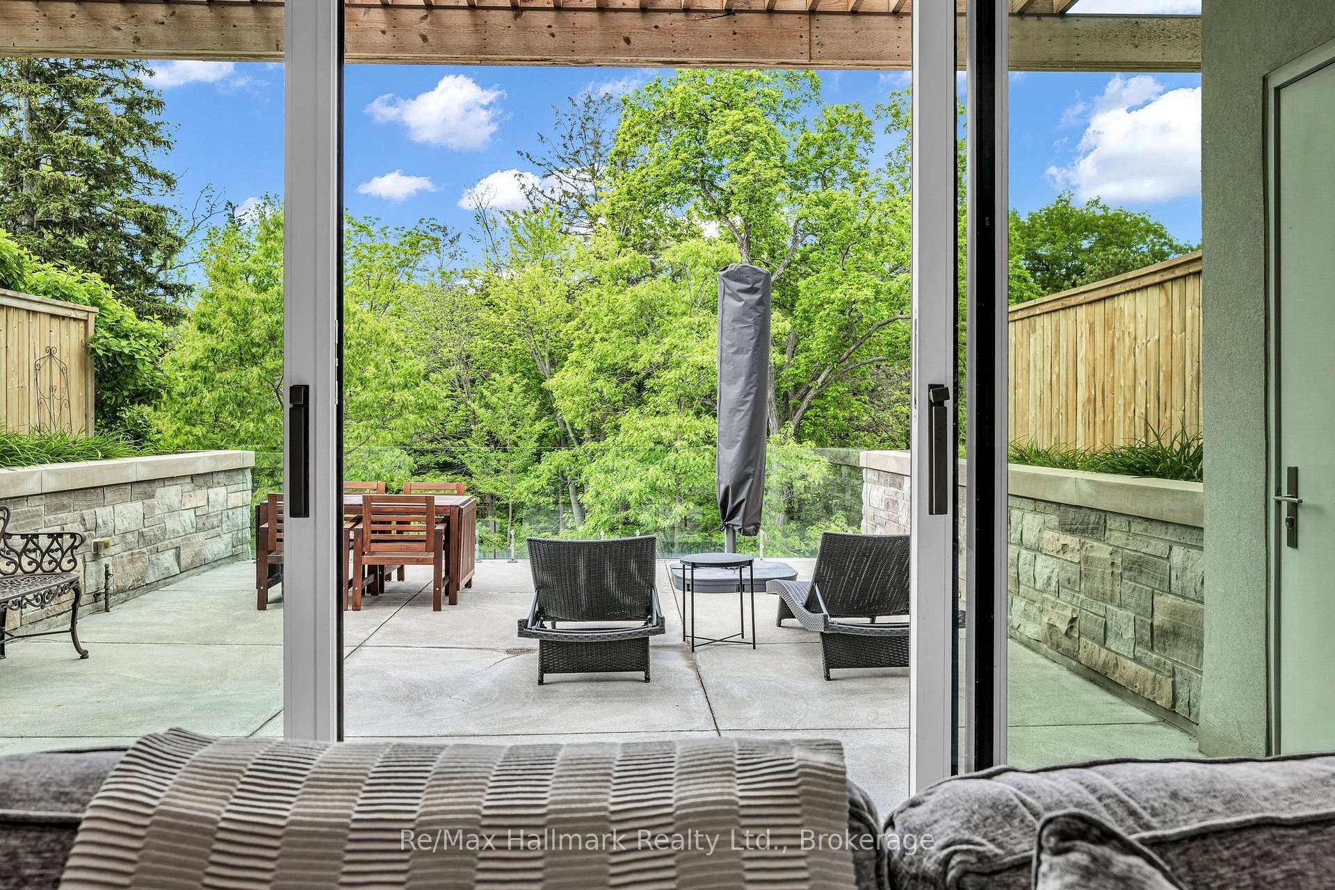 Photo 6 of Unit 14, 10 Maple Grove Drive, Oakville, Morrison — HOMEH