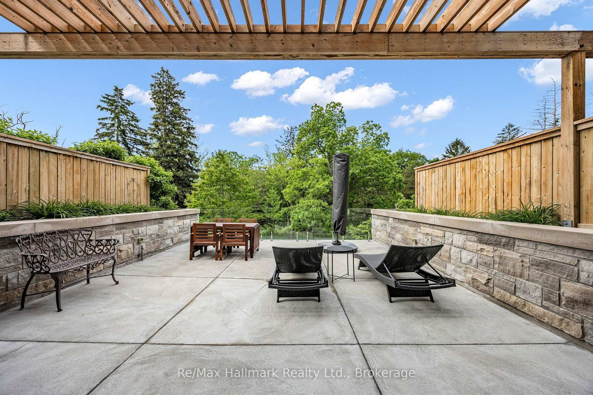 Photo 7 of Unit 14, 10 Maple Grove Drive, Oakville, Morrison — HOMEH