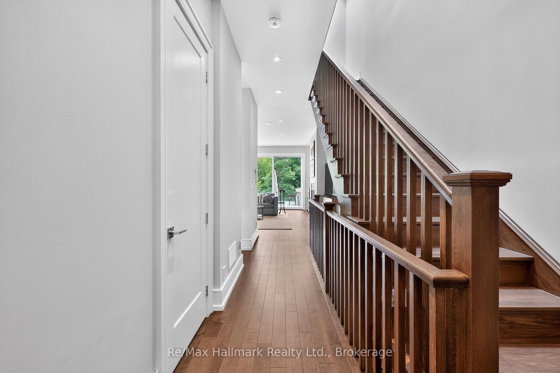 Photo 12 of Unit 14, 10 Maple Grove Drive, Oakville, Morrison — HOMEH
