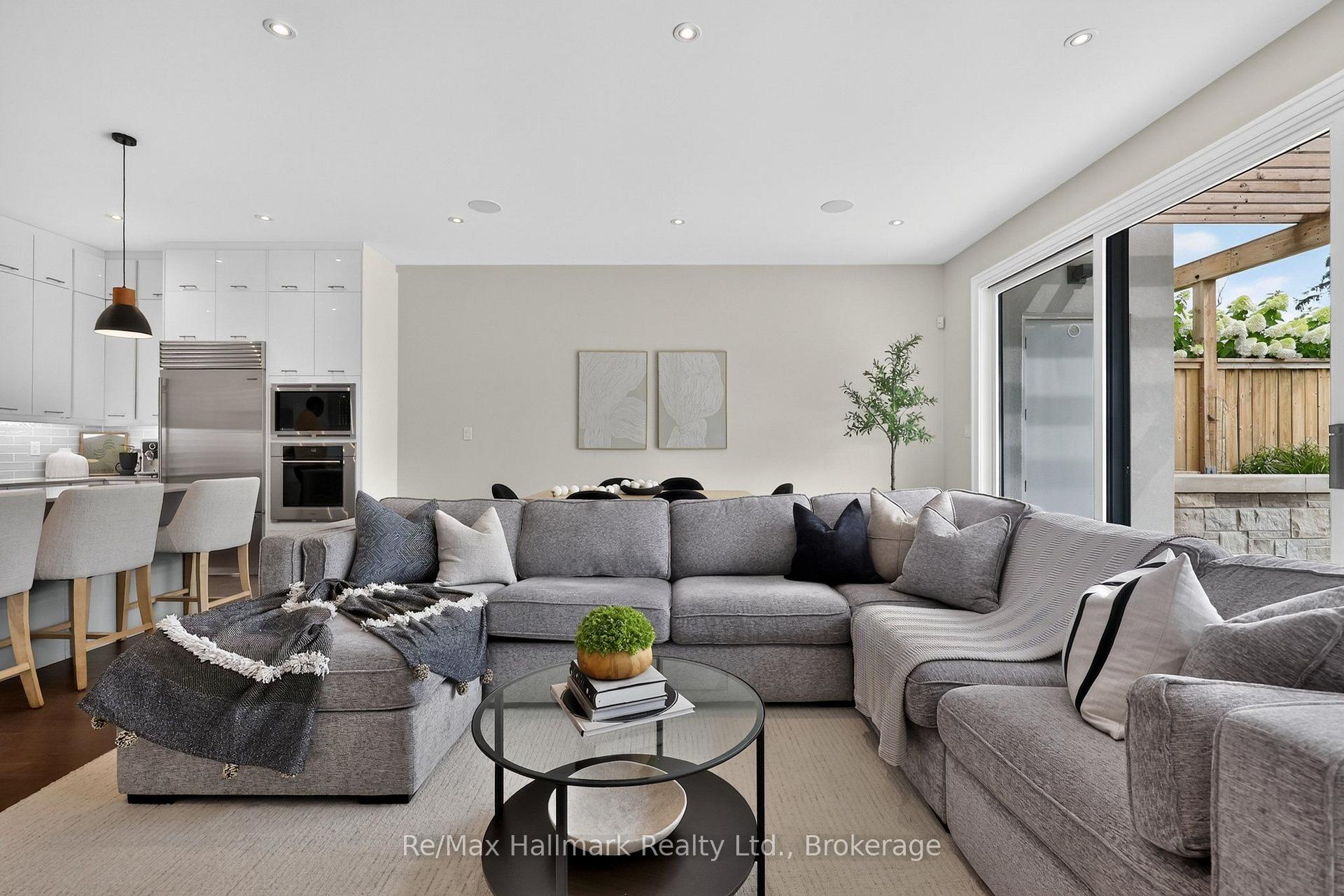 Photo 15 of Unit 14, 10 Maple Grove Drive, Oakville, Morrison — HOMEH