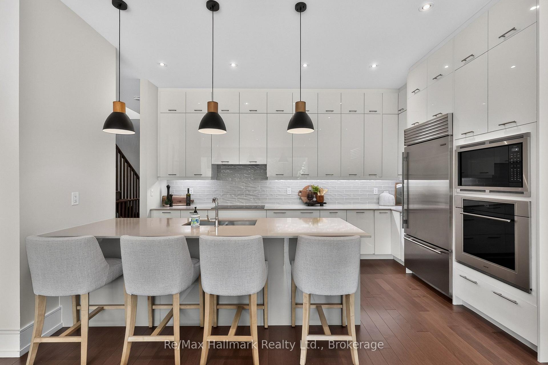 Photo 16 of Unit 14, 10 Maple Grove Drive, Oakville, Morrison — HOMEH