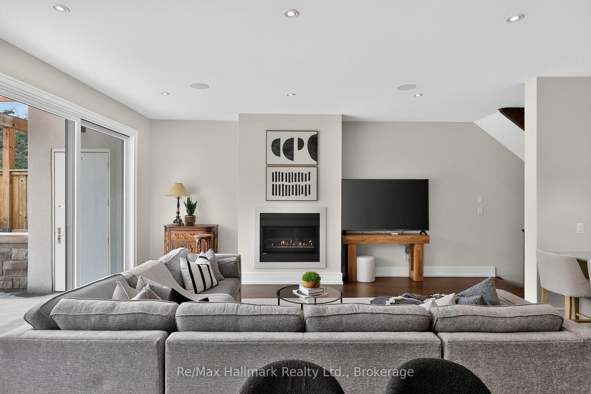 Photo 17 of Unit 14, 10 Maple Grove Drive, Oakville, Morrison — HOMEH