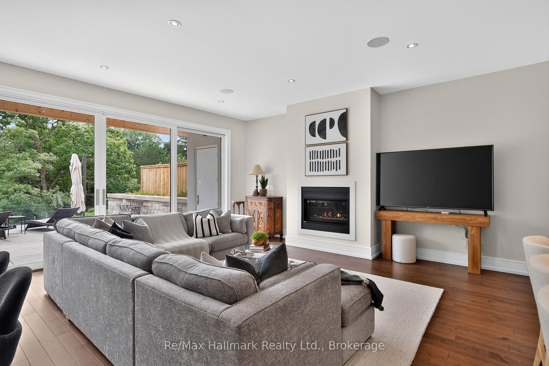 Photo 18 of Unit 14, 10 Maple Grove Drive, Oakville, Morrison — HOMEH