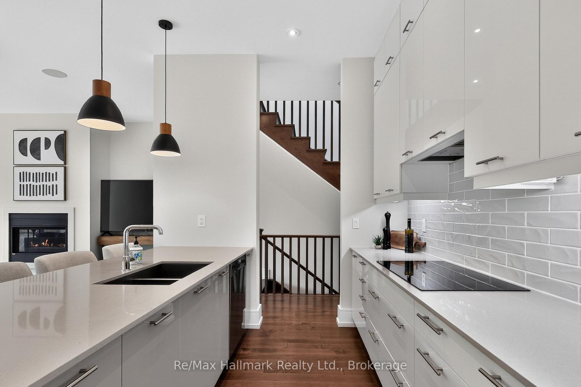 Photo 21 of Unit 14, 10 Maple Grove Drive, Oakville, Morrison — HOMEH