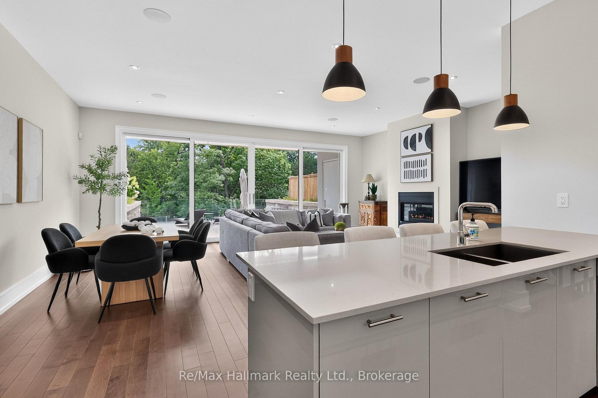 Photo 23 of Unit 14, 10 Maple Grove Drive, Oakville, Morrison — HOMEH