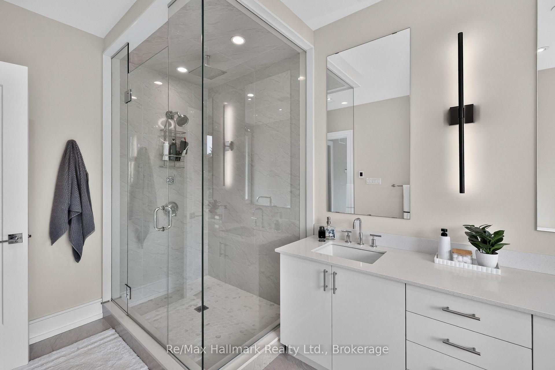 Photo 36 of Unit 14, 10 Maple Grove Drive, Oakville, Morrison — HOMEH