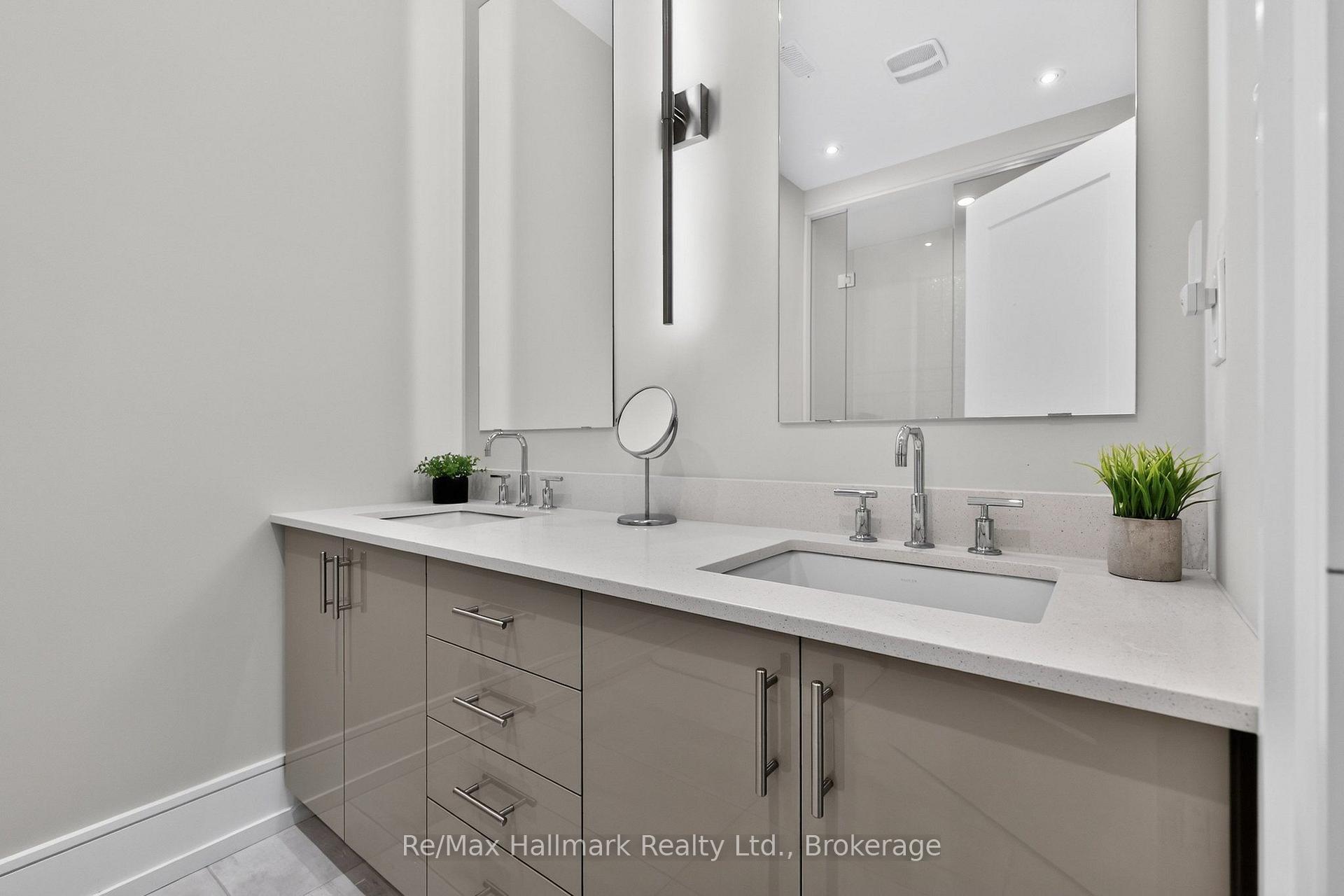 Photo 40 of Unit 14, 10 Maple Grove Drive, Oakville, Morrison — HOMEH