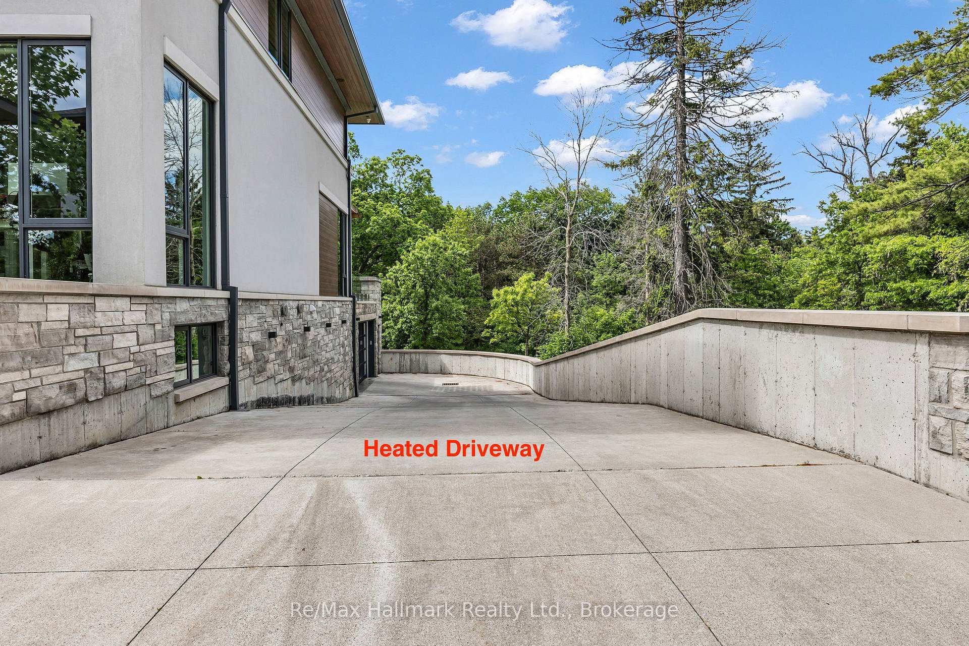 Photo 45 of Unit 14, 10 Maple Grove Drive, Oakville, Morrison — HOMEH