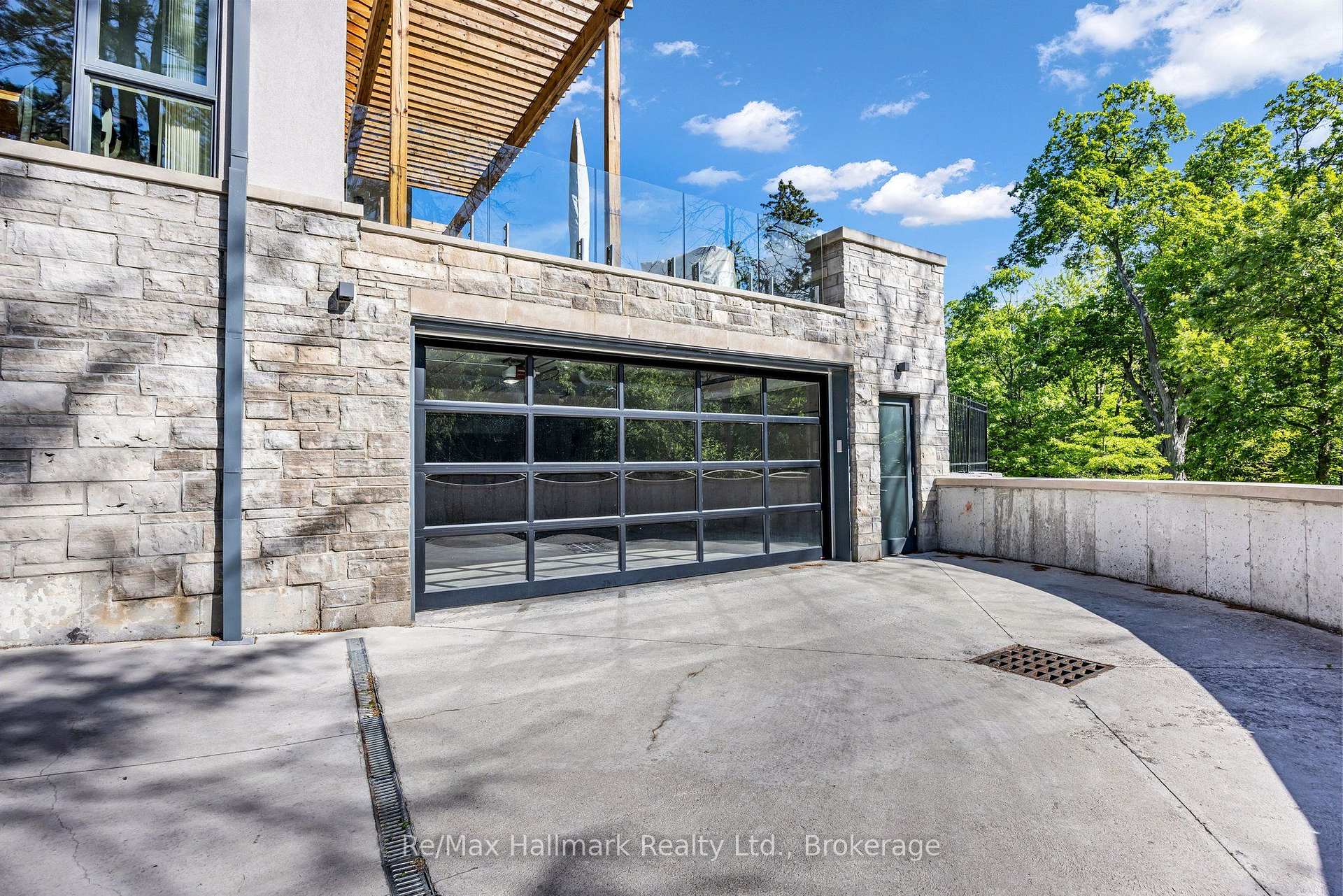 Photo 48 of Unit 14, 10 Maple Grove Drive, Oakville, Morrison — HOMEH
