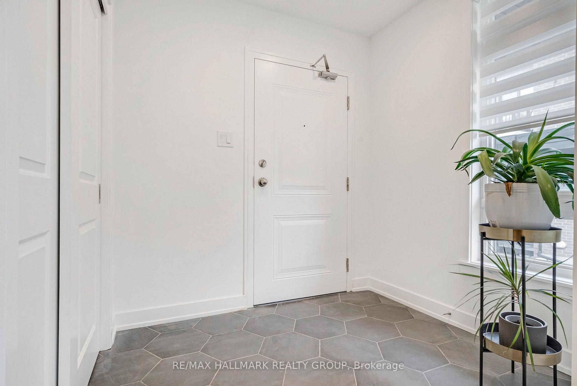 Photo 12 of Unit F, 310 Tulum Crescent, Ottawa, Kanata - Emerald Meadows/Trailwest — HOMEH