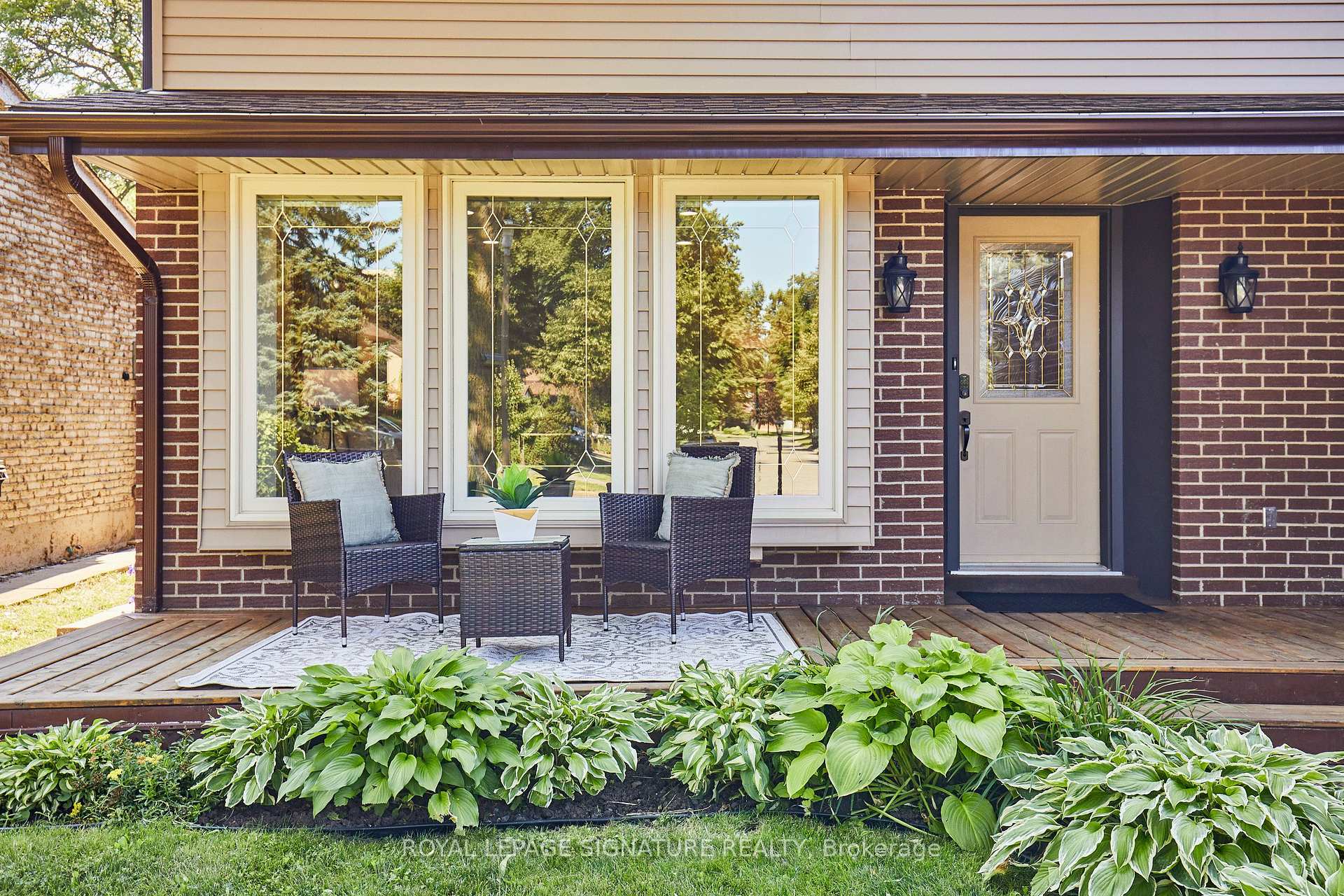 Photo 2 of 122 Heatherside Drive, Scarborough, L'Amoreaux — HOMEH