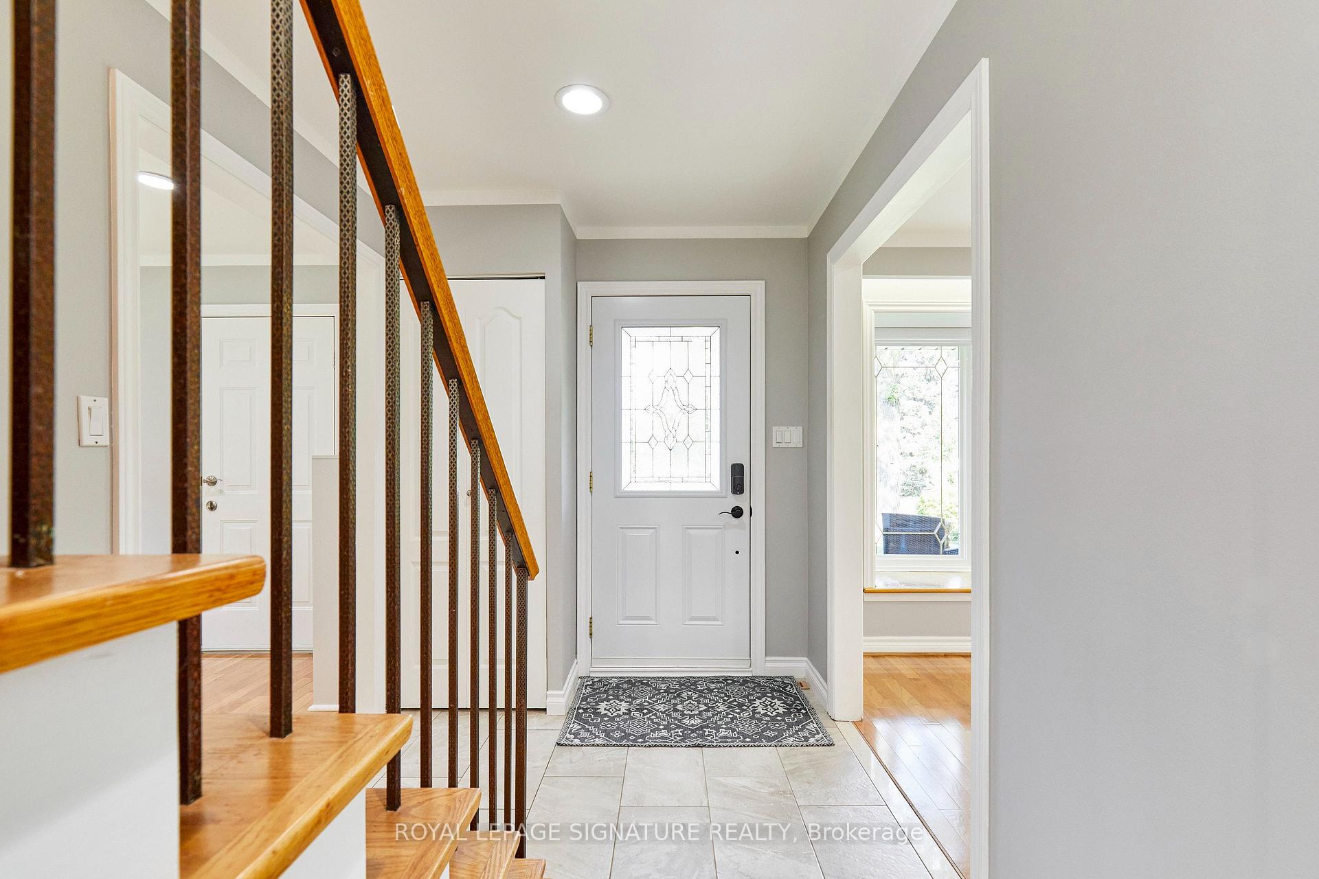 Photo 3 of 122 Heatherside Drive, Scarborough, L'Amoreaux — HOMEH