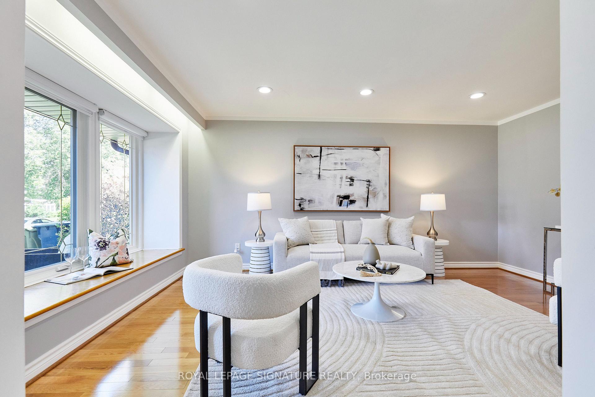 Photo 7 of 122 Heatherside Drive, Scarborough, L'Amoreaux — HOMEH