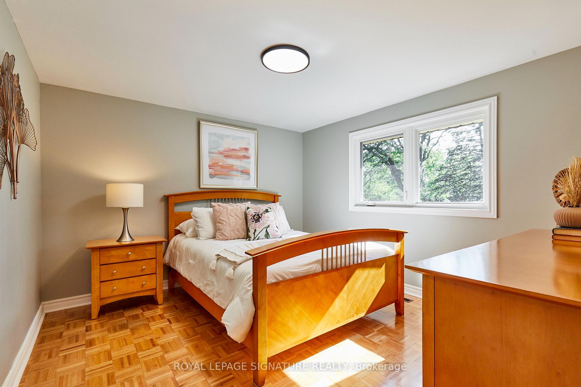 Photo 23 of 122 Heatherside Drive, Scarborough, L'Amoreaux — HOMEH