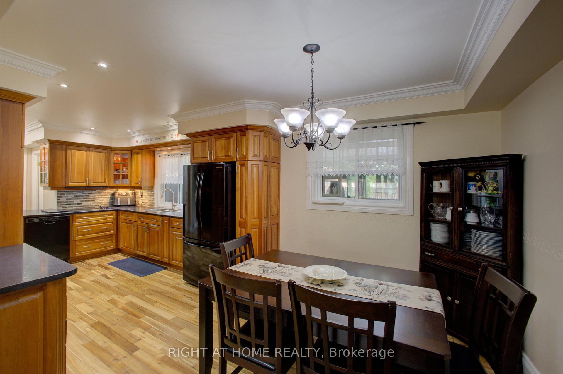 Photo 9 of 3 Newton Drive, Orangeville — HOMEH