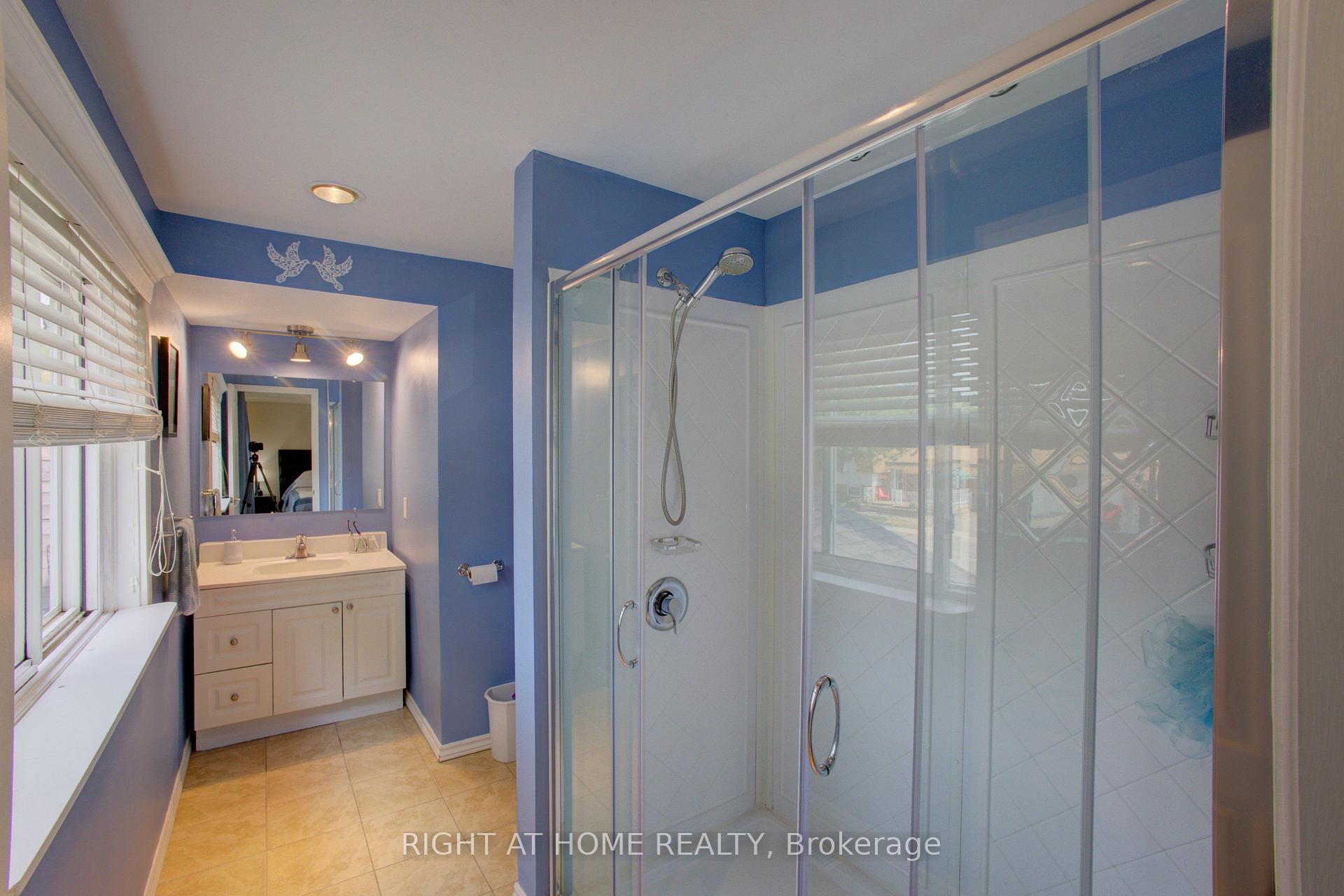 Photo 17 of 3 Newton Drive, Orangeville — HOMEH